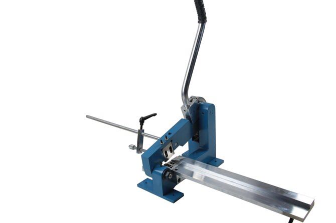 Manual cutter
